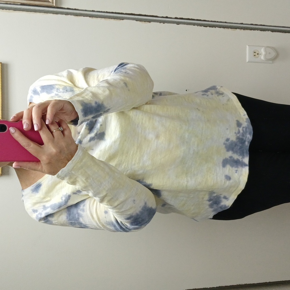 GAP Cream and Blue Tie-Dye Long Sleeve Shirt